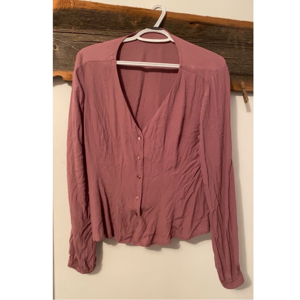 Suzy Shier Women's Pink Button-Up Top